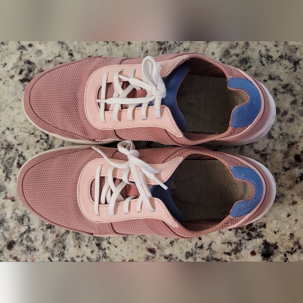 Used Clarks CLOUDSTEPPERS Sneakers Sillian- 2.0 Lace size: 8 US
